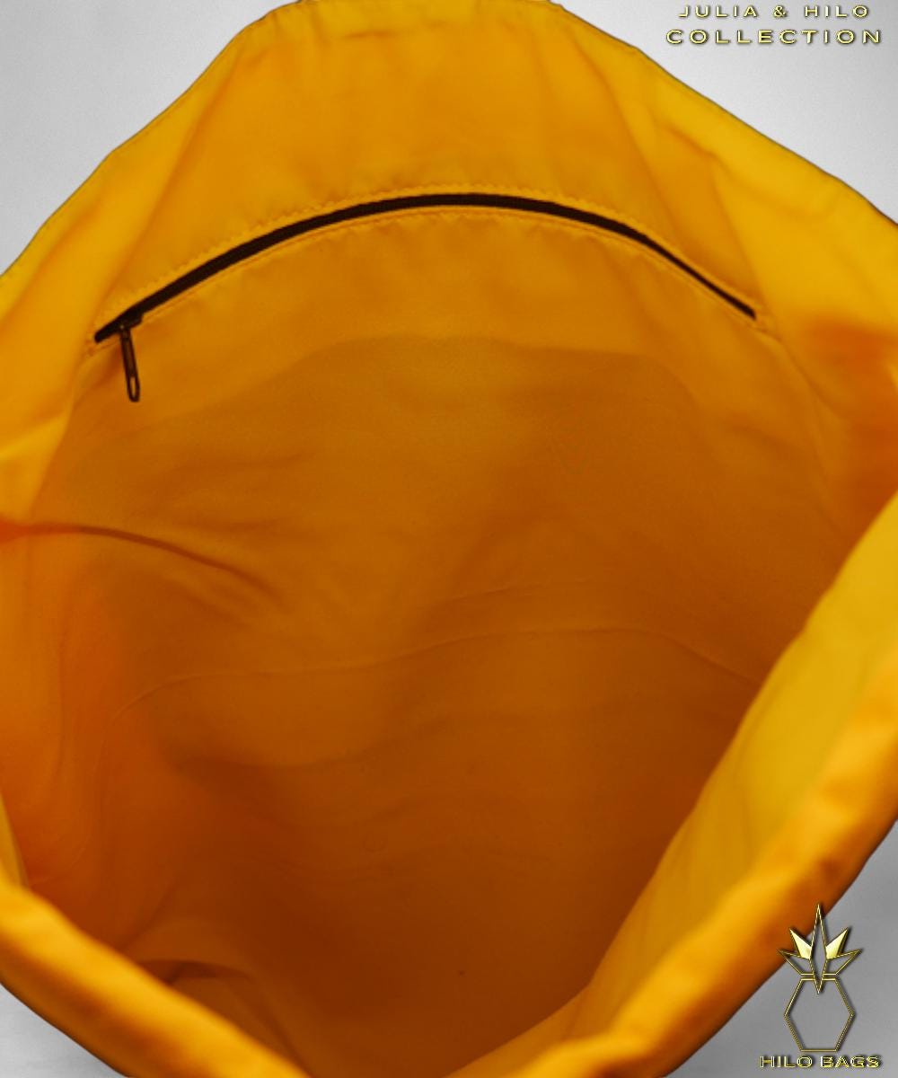 16.JULIA & HILO - Gymbag - hand painted - UV - artist - collaboration - pearl-canvas - unique-art-handmade-oversized-exclusive-design-custom