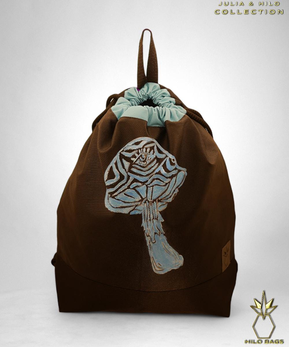 20.JULIA & HILO - Gym bag - hand-painted - UV - artist - collaboration - pearl-canvas - unique art - handmade - oversized - exclusive design - custom