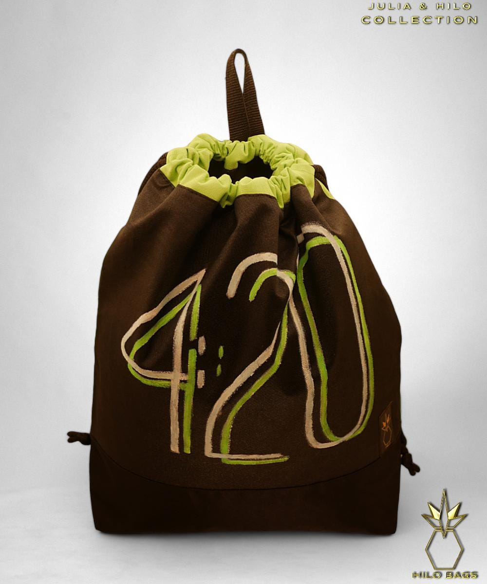 29.JULIA & HILO - Gymbag - hand painted - UV - artist - collaboration - pearl-canvas - unique-art-handmade-oversized-exclusive-design-custom